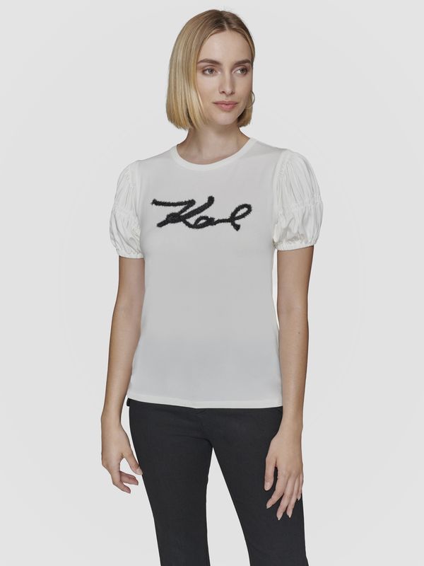 Polera con logo afelpado