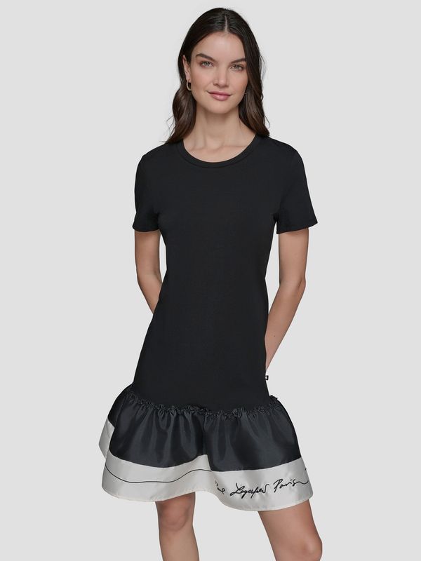Vestido con diseño de volantes