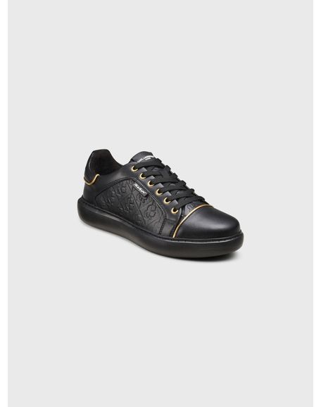 Zapatillas con perfil de KARL grabado