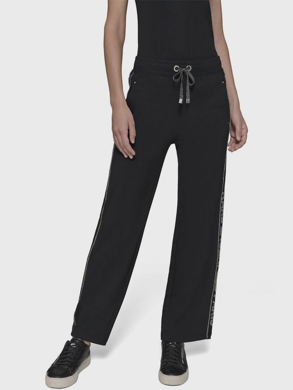Jogger con logo de cristales