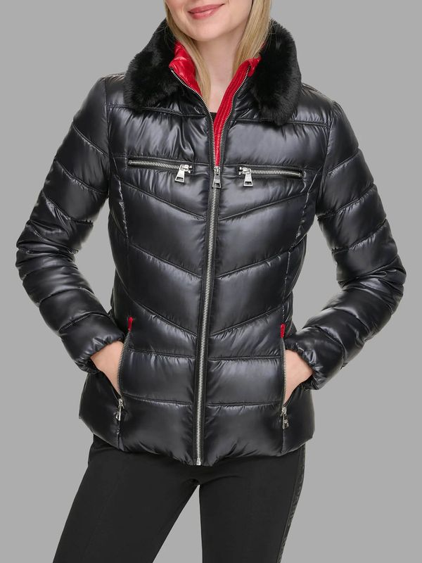 Parka con cuello de cuero sintético