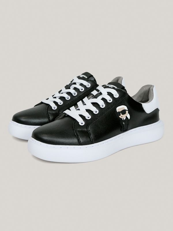 Zapatillas con parche de KARL