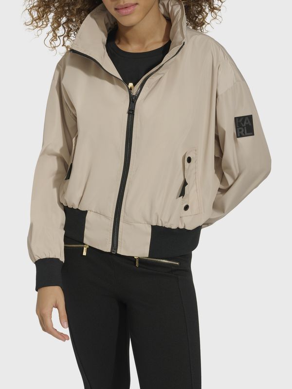 Chaqueta bomber y cuello con logo