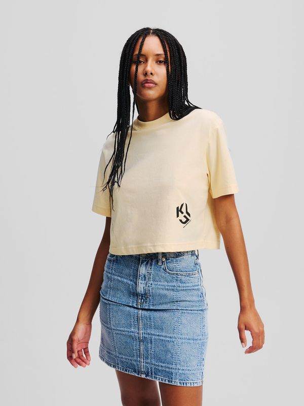 Polera cropped con monograma