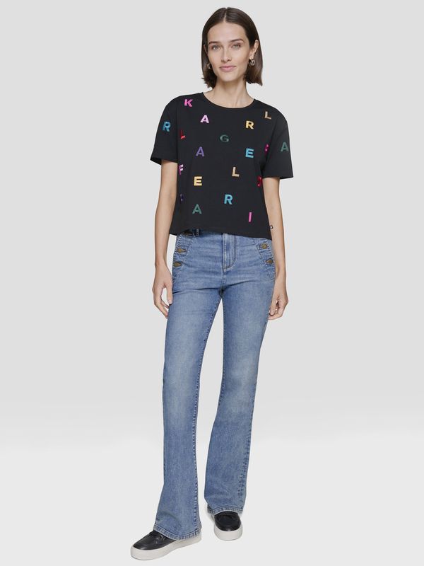 Polera con letras dispersas tejidas