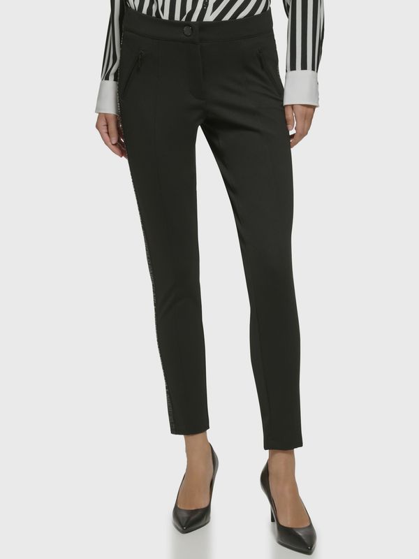 Pantalón con cinta delgada en los laterales