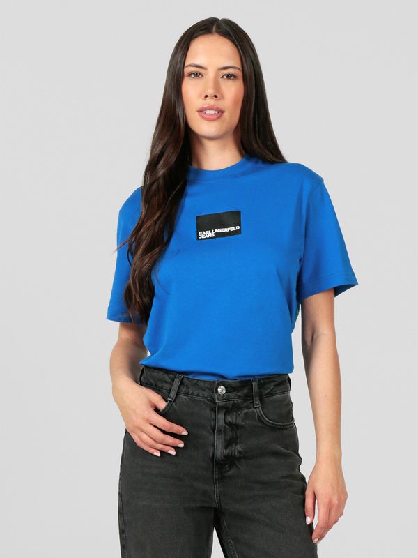 Polera regular con logo en caja